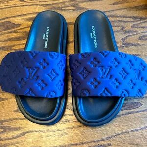 LV Navy Slide